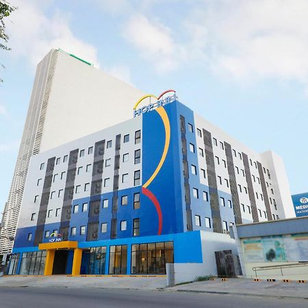 Hop Inn Hotel Iloilo Экстерьер фото