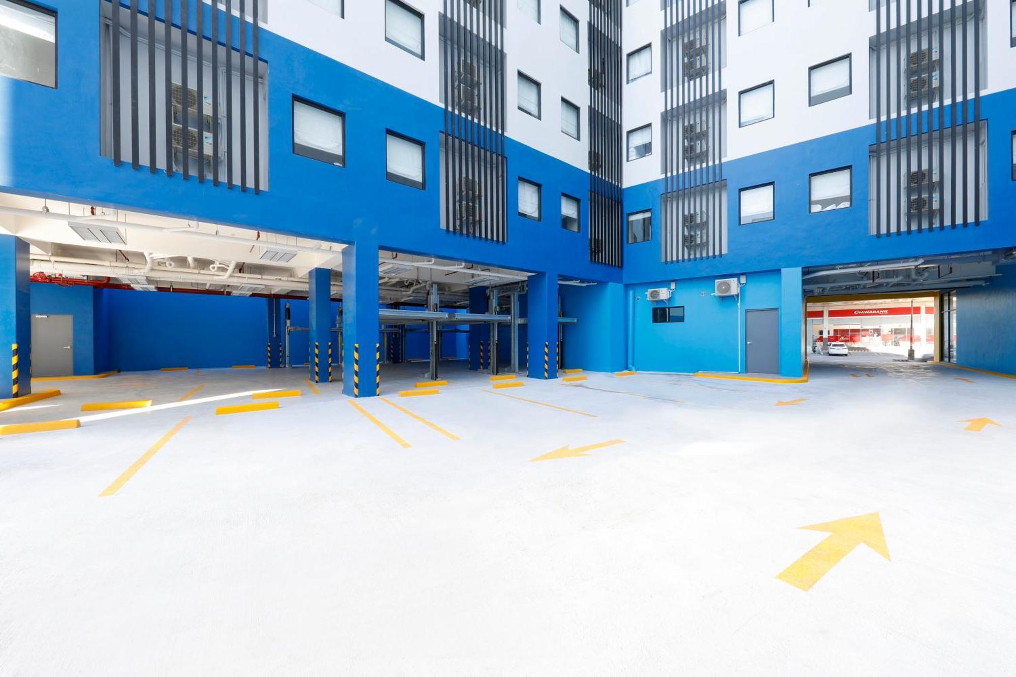 Hop Inn Hotel Iloilo Экстерьер фото