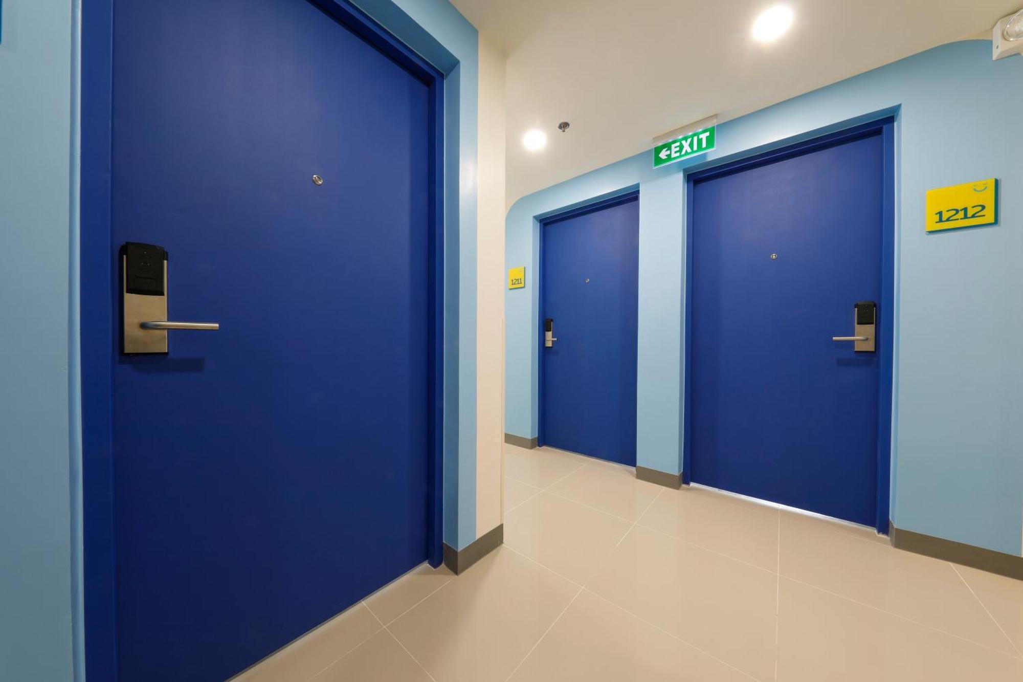 Hop Inn Hotel Iloilo Экстерьер фото