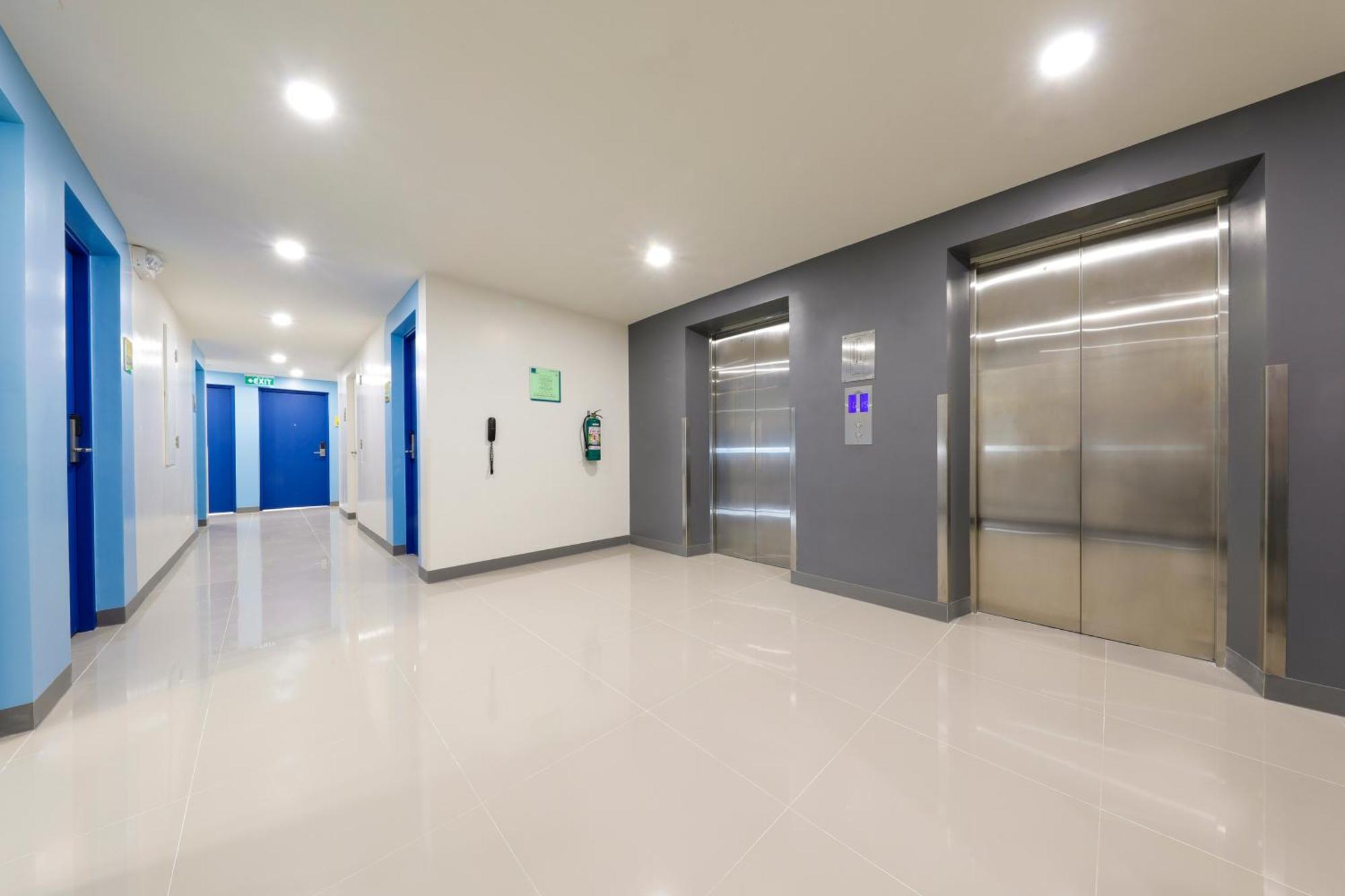 Hop Inn Hotel Iloilo Экстерьер фото