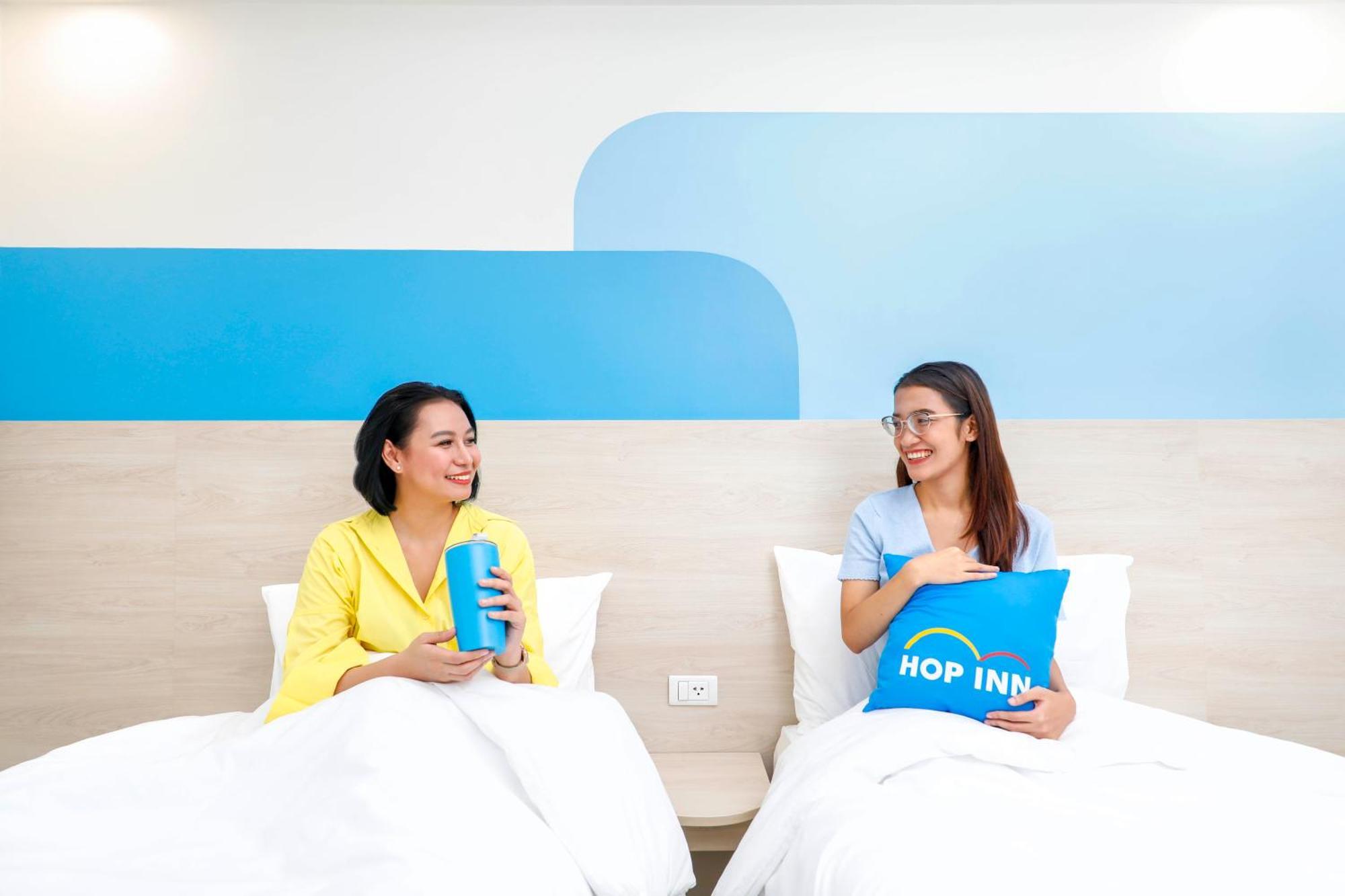 Hop Inn Hotel Iloilo Экстерьер фото
