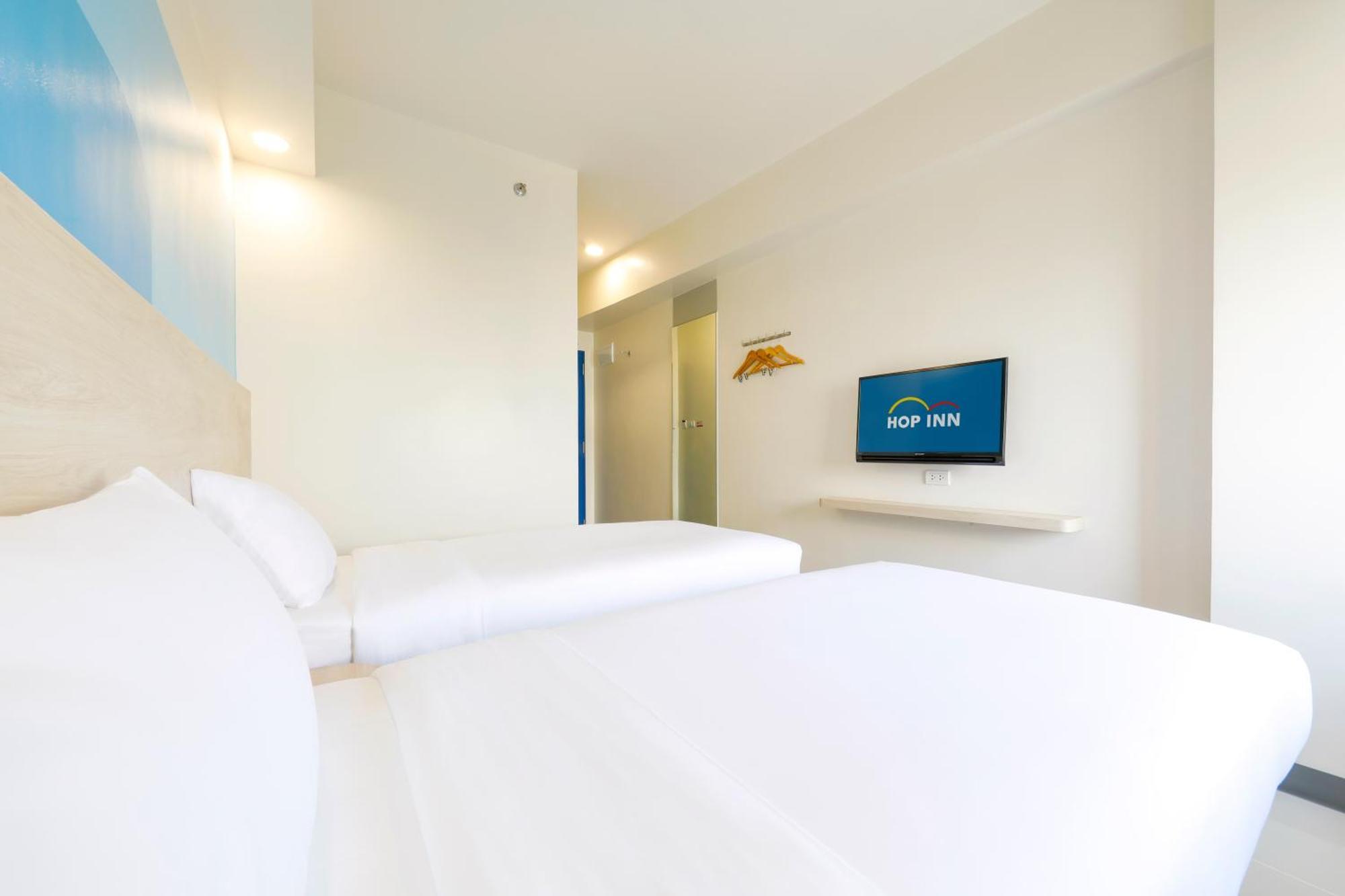 Hop Inn Hotel Iloilo Экстерьер фото